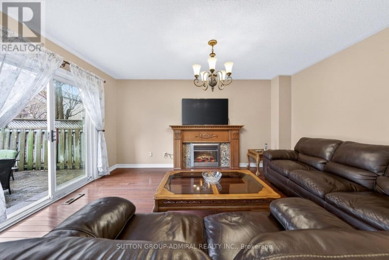 126 REDONDO DRIVE E, Vaughan (Beverley Glen), Ontario, L4J7S5