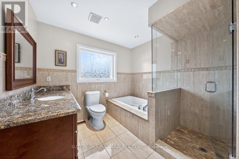 126 REDONDO DRIVE E, Vaughan (Beverley Glen), Ontario, L4J7S5