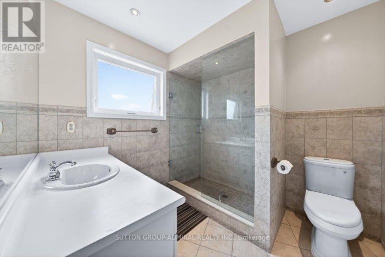 126 REDONDO DRIVE E, Vaughan (Beverley Glen), Ontario, L4J7S5