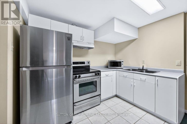 126 REDONDO DRIVE E, Vaughan (Beverley Glen), Ontario, L4J7S5