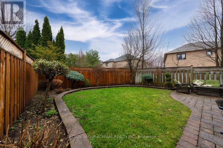 126 REDONDO DRIVE E, Vaughan (Beverley Glen), Ontario, L4J7S5