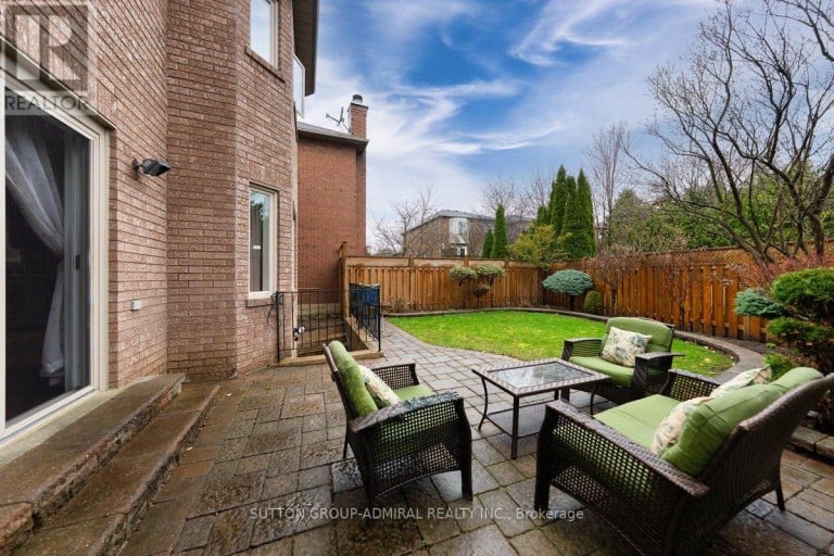 126 REDONDO DRIVE E, Vaughan (Beverley Glen), Ontario, L4J7S5