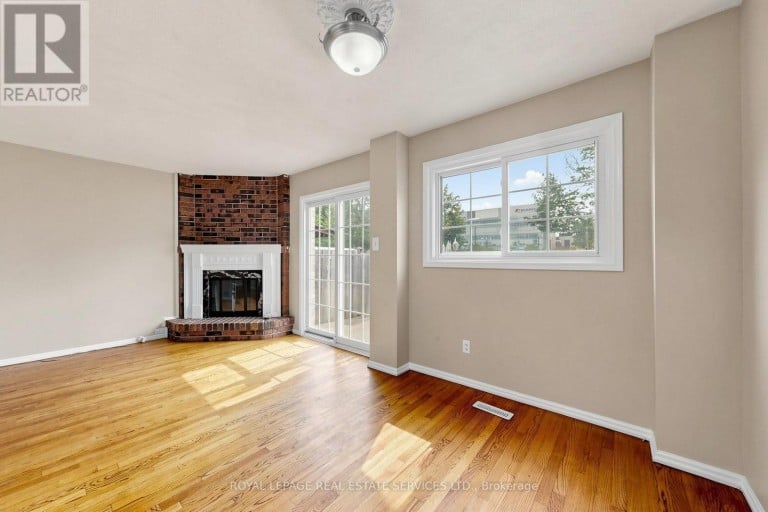37 WOODSVIEW AVENUE, Toronto (West Humber-Clairville), Ontario, M9W6B9