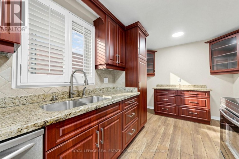 37 WOODSVIEW AVENUE, Toronto (West Humber-Clairville), Ontario, M9W6B9