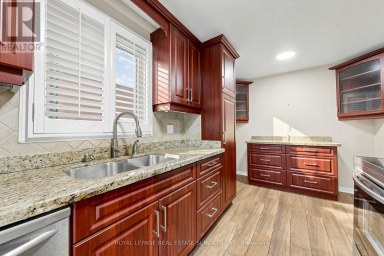 37 WOODSVIEW AVENUE Toronto (West Humber-Clairville) Ontario photo 16