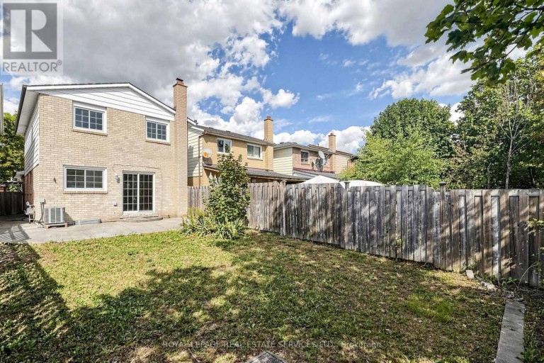 37 WOODSVIEW AVENUE, Toronto (West Humber-Clairville), Ontario, M9W6B9