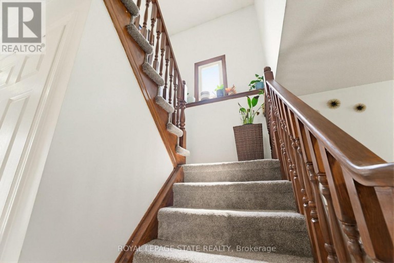 459 DICENZO DRIVE, Hamilton (Ryckmans), Ontario, L9B2C4