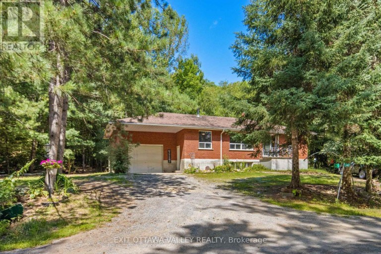 561 Long Lake Road, Madawaska Valley, Ontario (id X13695670)
