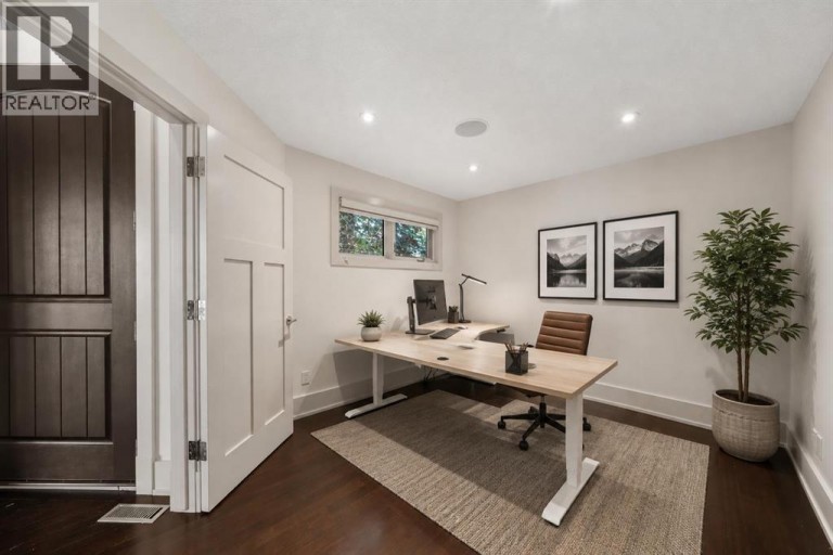 2724 Signal Ridge View SW, Calgary, Alberta, T3H2J5