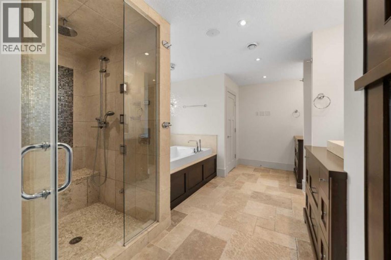 2724 Signal Ridge View SW, Calgary, Alberta, T3H2J5