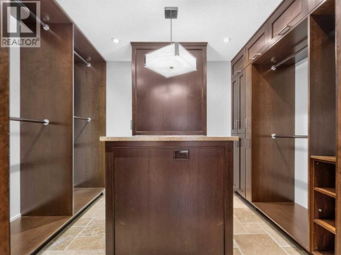 2724 Signal Ridge View SW, Calgary, Alberta, T3H2J5