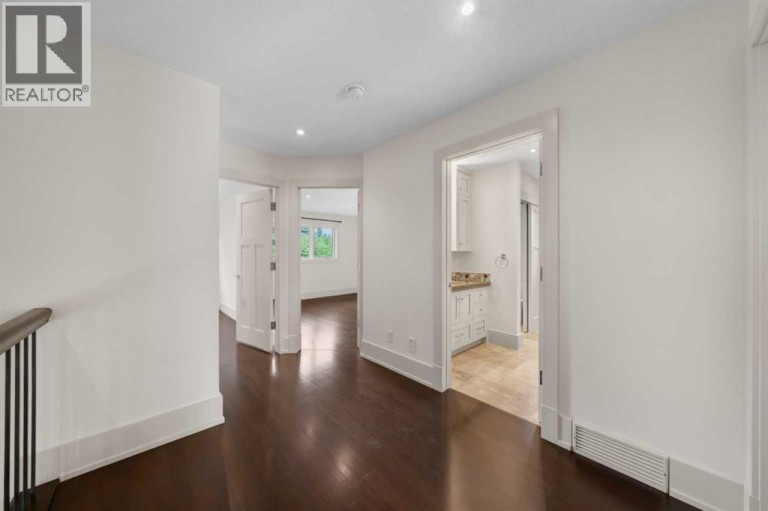 2724 Signal Ridge View SW, Calgary, Alberta, T3H2J5