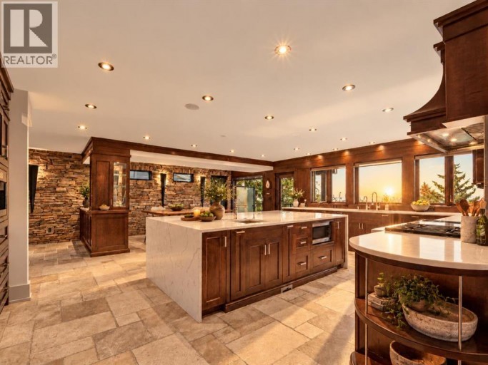 2724 Signal Ridge View SW, Calgary, Alberta, T3H2J5