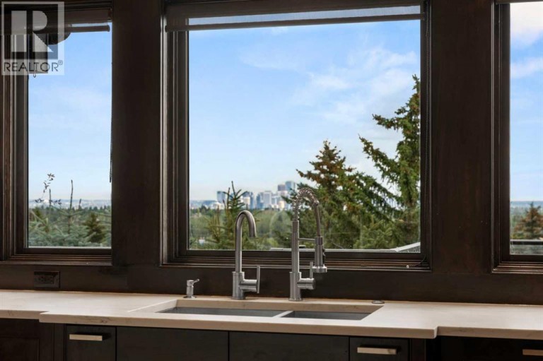 2724 Signal Ridge View SW, Calgary, Alberta, T3H2J5