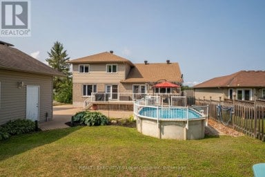 124 FAIRWAY DRIVE Callander Ontario photo 4