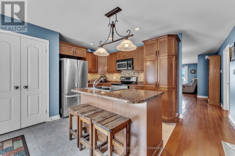 124 FAIRWAY DRIVE, Callander, Ontario, P0H1H0