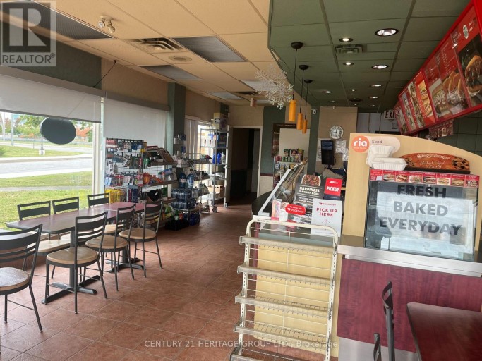 5555 EGLINTON AVENUE W, Toronto (Eringate-Centennial-West Deane), Ontario, M9C5M1
