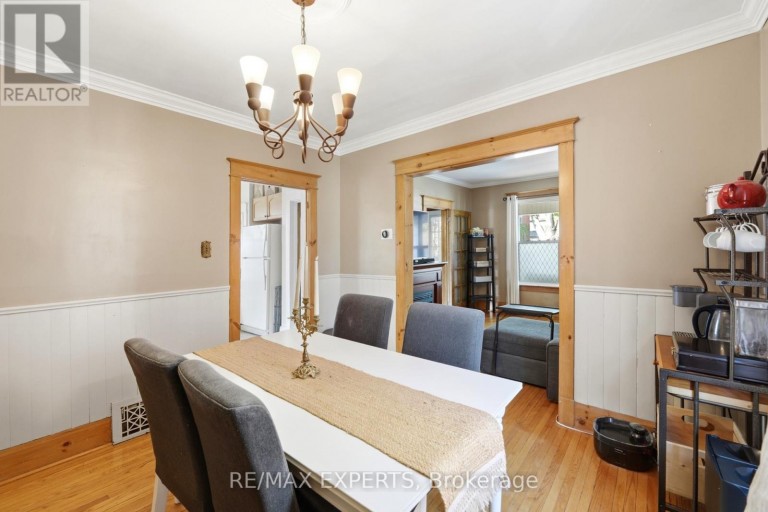 18 ROWE STREET, Oshawa (Central), Ontario, L1H5P5