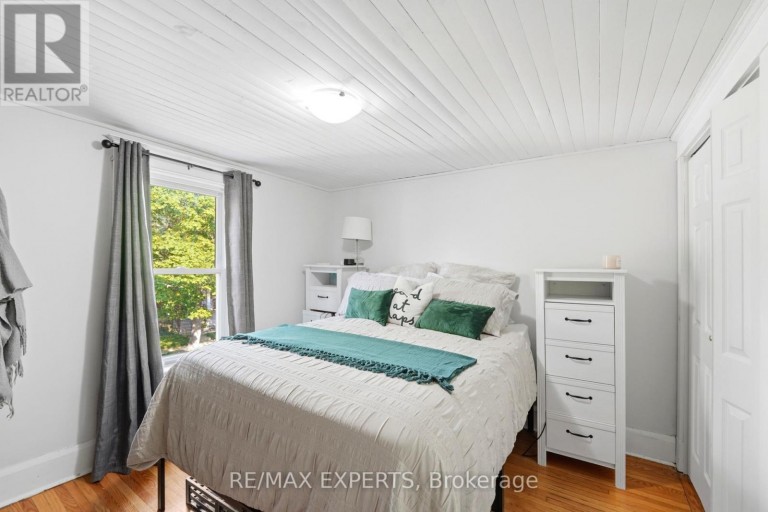 18 ROWE STREET, Oshawa (Central), Ontario, L1H5P5