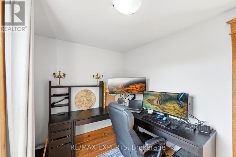 18 ROWE STREET, Oshawa (Central), Ontario, L1H5P5