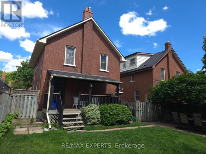 18 ROWE STREET, Oshawa (Central), Ontario, L1H5P5