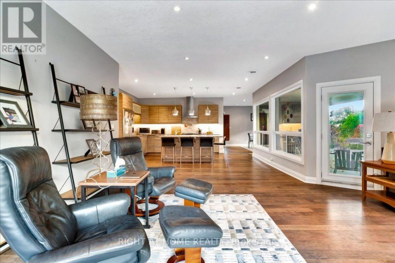 88 COOK STREET, Barrie (Codrington), Ontario, L4M4G6