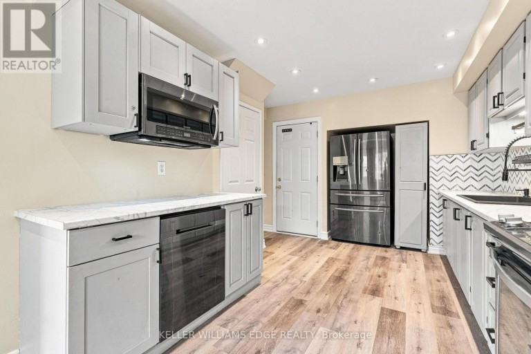82 ST. ANDREWS DRIVE, Hamilton (Vincent), Ontario, L8K6H4