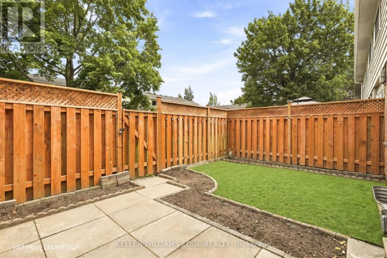82 ST. ANDREWS DRIVE, Hamilton (Vincent), Ontario, L8K6H4