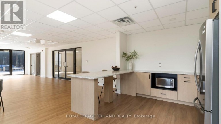 215 - 865 KLEINBURG DRIVE, London North (North B), Ontario, N5X0P4
