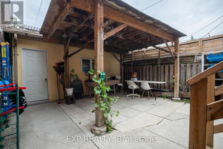 971 LANSDOWNE AVENUE, Toronto (Dovercourt-Wallace Emerson-Junction), Ontario, M6H3Z5