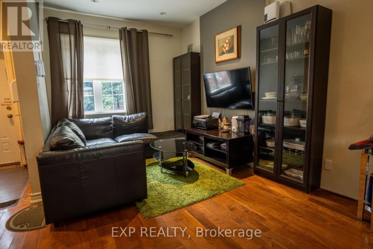 971 LANSDOWNE AVENUE, Toronto (Dovercourt-Wallace Emerson-Junction), Ontario, M6H3Z5