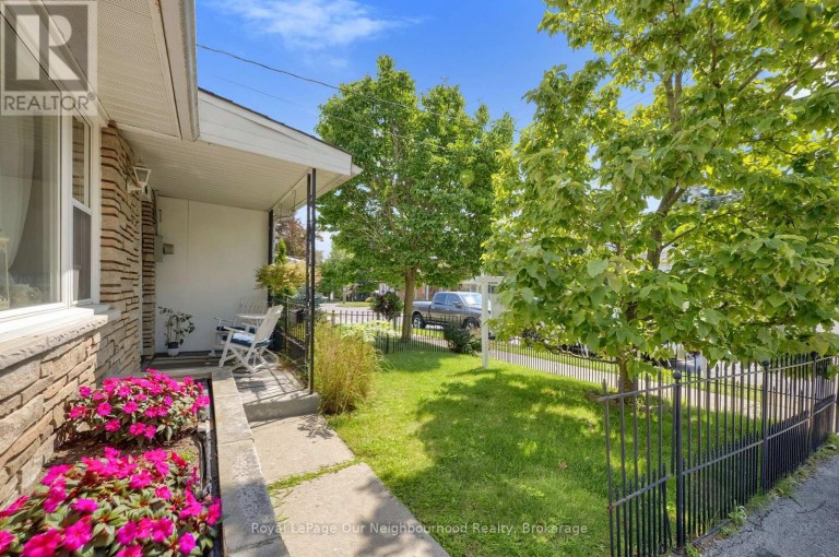 66 WELLINGTON STREET, Clarington (Bowmanville), Ontario, L1C1V5