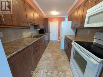 805 - 3233 EGLINTON AVENUE E Toronto (Scarborough Village) Ontario photo 9