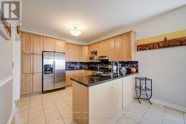 26 REGALIA WAY Barrie (Innis-Shore) Ontario photo 12