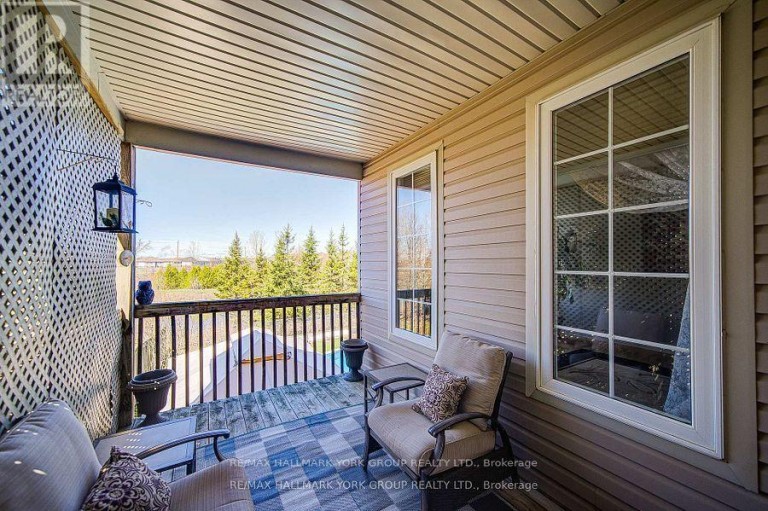26 REGALIA WAY, Barrie (Innis-Shore), Ontario, L4M7H7