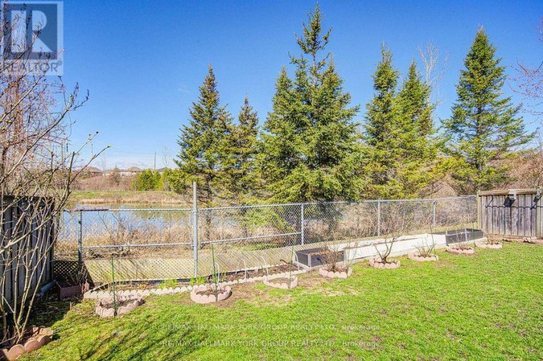 26 REGALIA WAY, Barrie (Innis-Shore), Ontario, L4M7H7