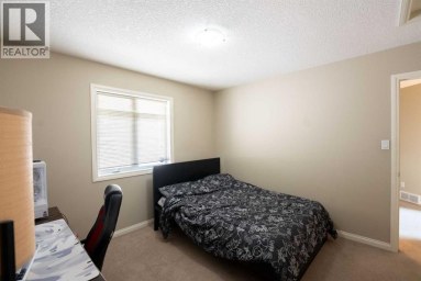27 Fairmont Road S Lethbridge Alberta photo 20