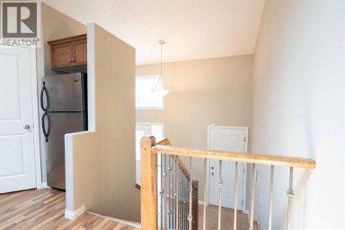 27 Fairmont Road S Lethbridge Alberta photo 22
