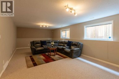 27 Fairmont Road S Lethbridge Alberta photo 26