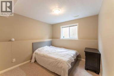 27 Fairmont Road S Lethbridge Alberta photo 30