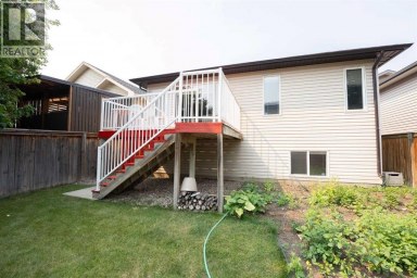 27 Fairmont Road S Lethbridge Alberta photo 35