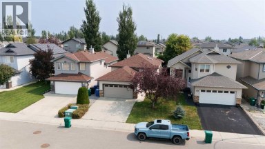 27 Fairmont Road S Lethbridge Alberta photo 38