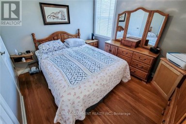 42 LAKE AVENUE N Hamilton (Riverdale) Ontario photo 21