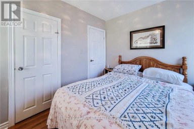 42 LAKE AVENUE N Hamilton (Riverdale) Ontario photo 22