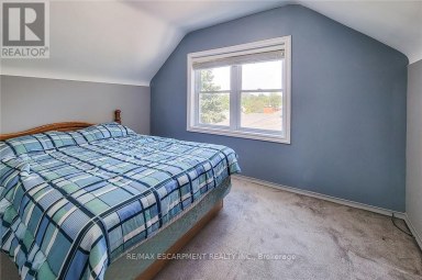 42 LAKE AVENUE N Hamilton (Riverdale) Ontario photo 27