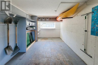 42 LAKE AVENUE N Hamilton (Riverdale) Ontario photo 37