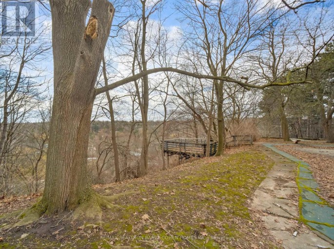 27 OLD YONGE STREET, Toronto (Bridle Path-Sunnybrook-York Mills), Ontario, M2P1P6