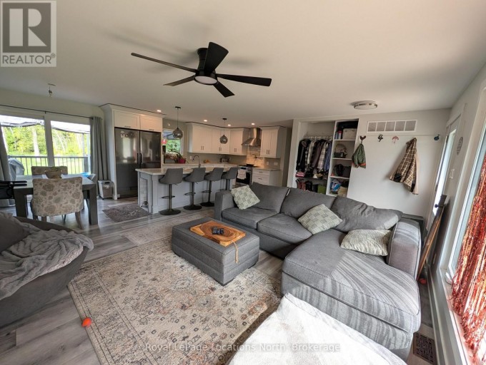 252 LYONS COURT, Wasaga Beach, Ontario, L9Z1V1