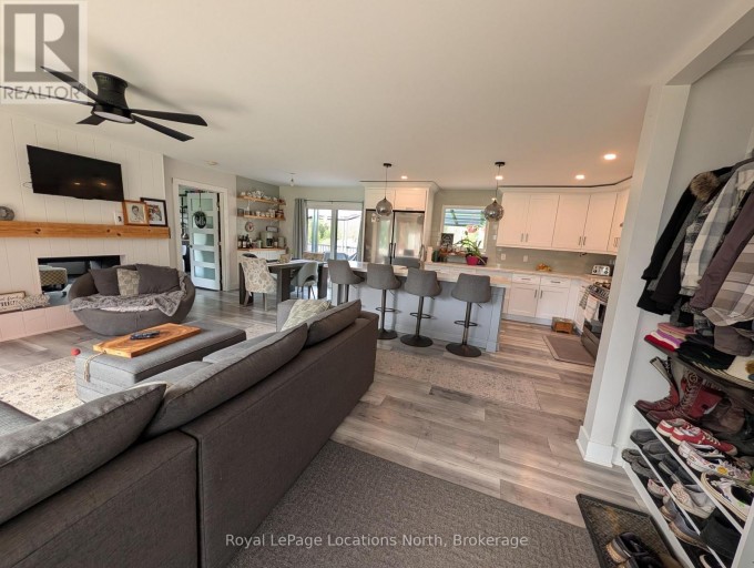 252 LYONS COURT, Wasaga Beach, Ontario, L9Z1V1