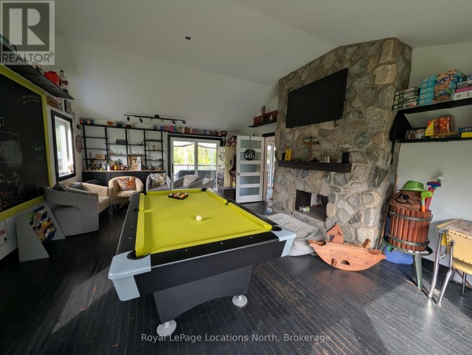 252 LYONS COURT, Wasaga Beach, Ontario, L9Z1V1